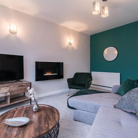 Immaculate 3 Bed House - Stunning Balcony Views Lägenhet Matlock  Exteriör bild