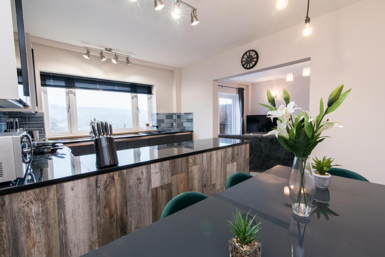 Immaculate 3 Bed House - Stunning Balcony Views Lägenhet Matlock  Exteriör bild