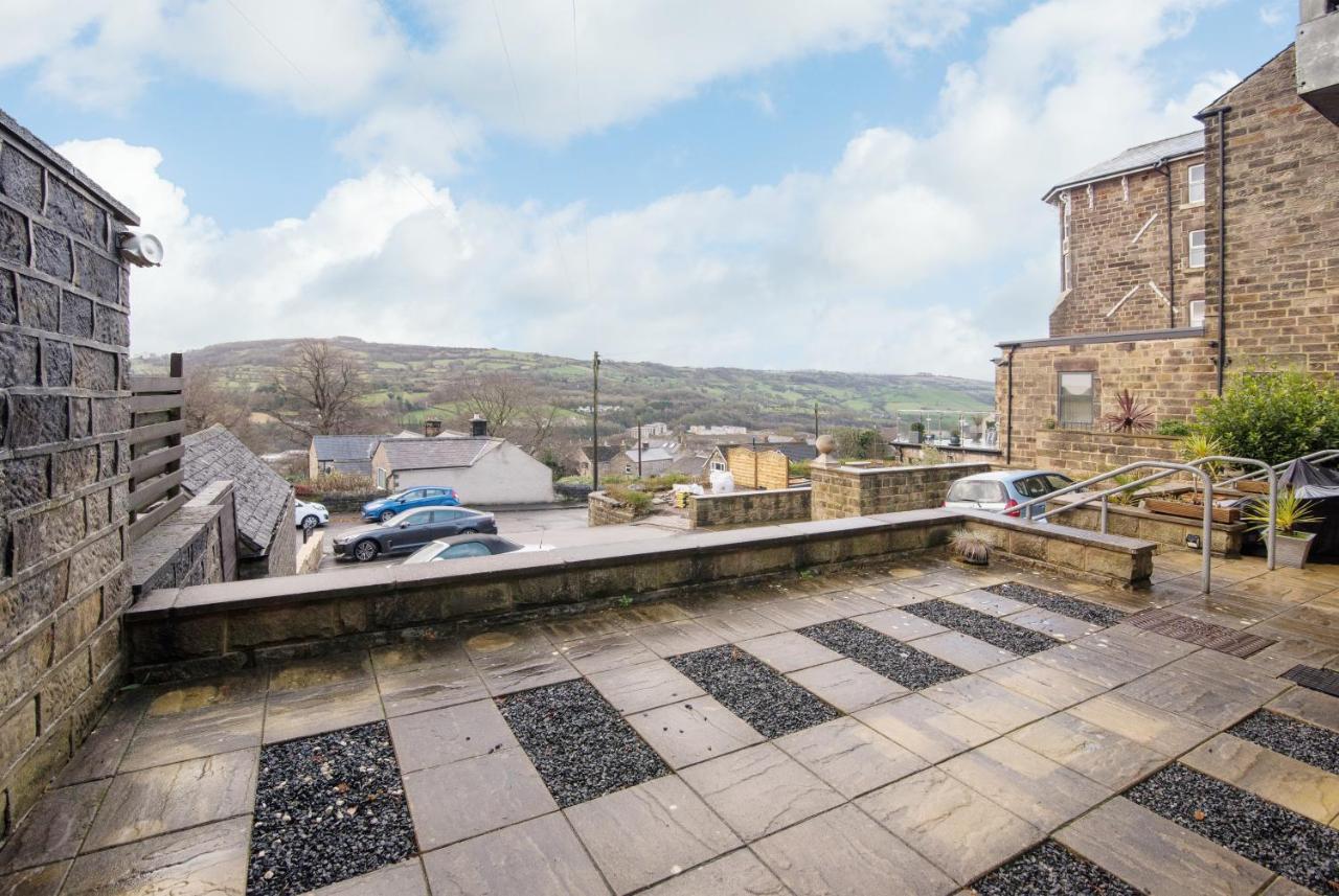 Immaculate 3 Bed House - Stunning Balcony Views Lägenhet Matlock  Exteriör bild