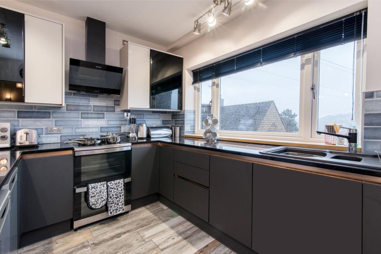 Immaculate 3 Bed House - Stunning Balcony Views Lägenhet Matlock  Exteriör bild