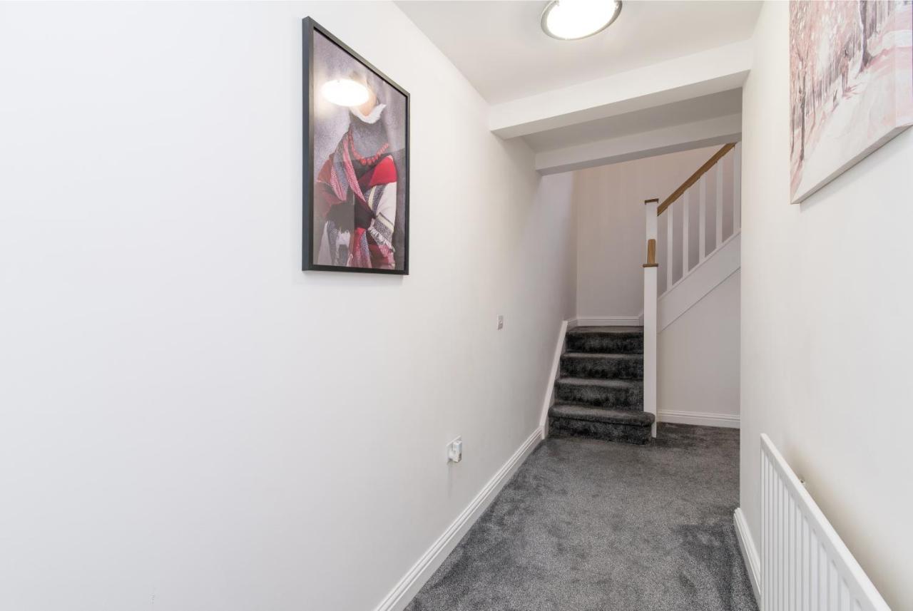 Immaculate 3 Bed House - Stunning Balcony Views Lägenhet Matlock  Exteriör bild