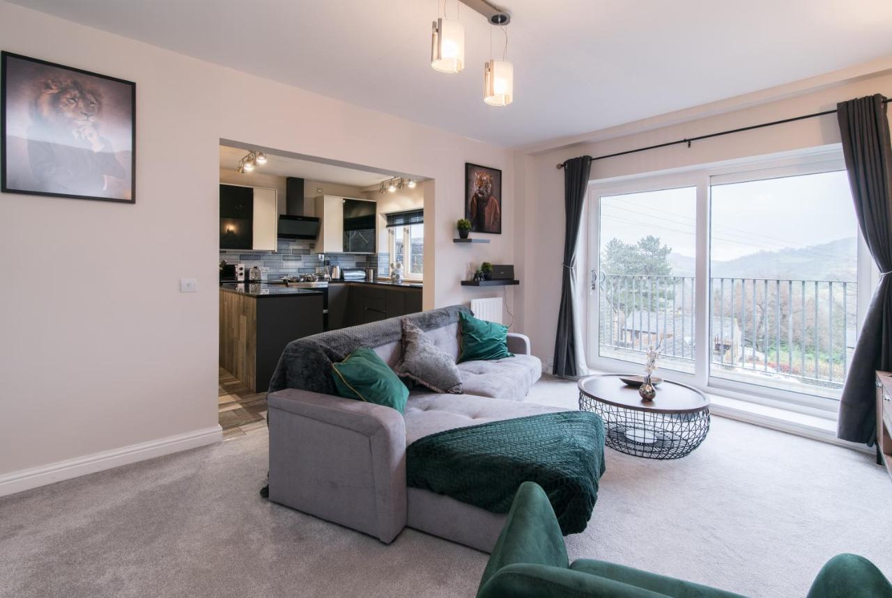 Immaculate 3 Bed House - Stunning Balcony Views Lägenhet Matlock  Exteriör bild